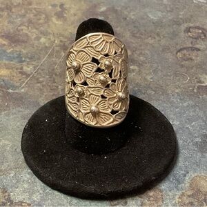 Sterling Silver Floral Reposse Statement Ring - Size 8